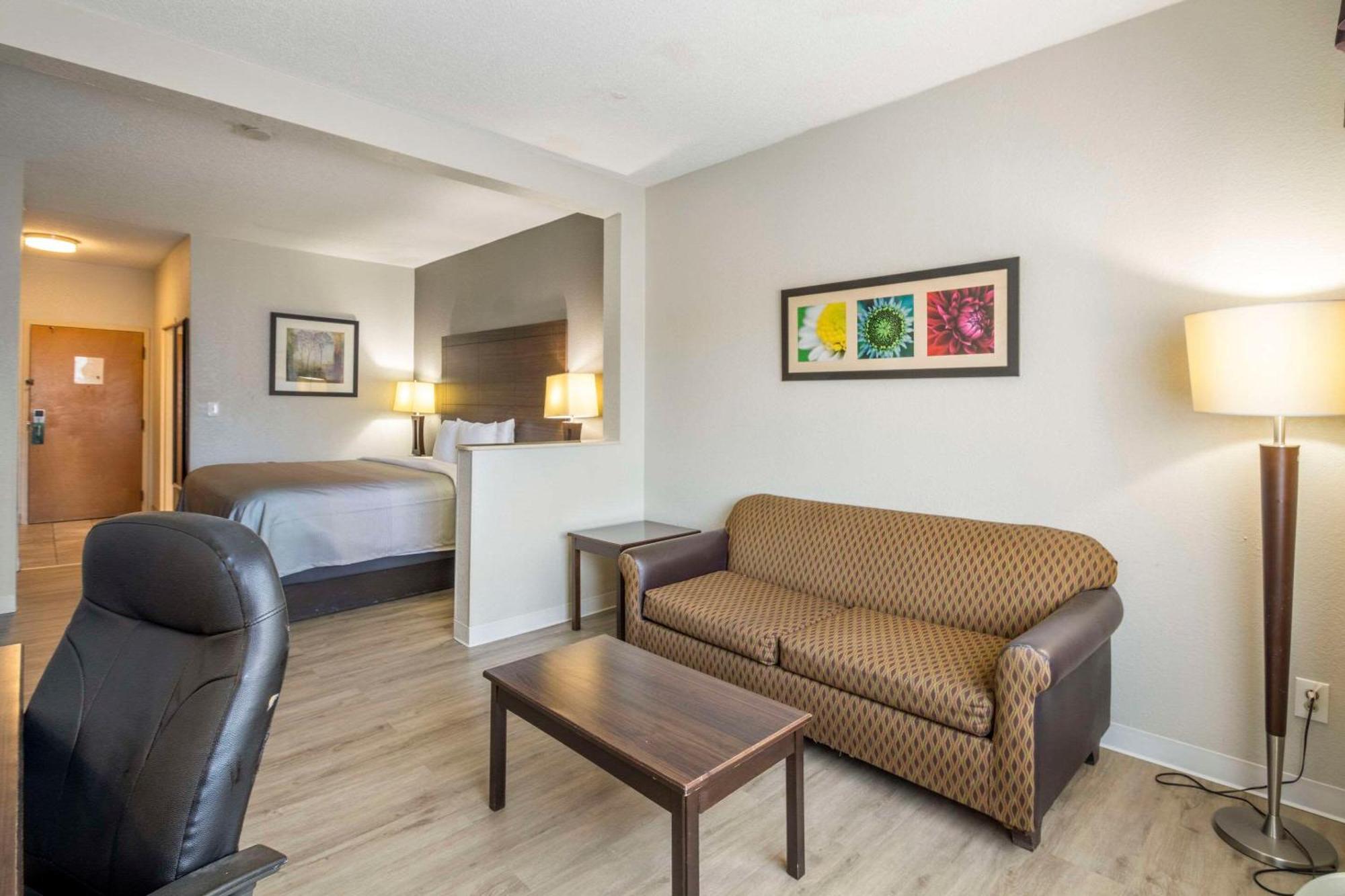 Quality Suites Hickory South Zewnętrze zdjęcie
